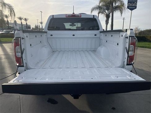 Used 2017 GMC Canyon 2WD Crew Cab w/ Convenience Package image 24