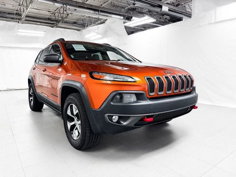 Used 2015 Jeep Cherokee Trailhawk w/ Comfort/Convenience Group AWD/4WD image 8