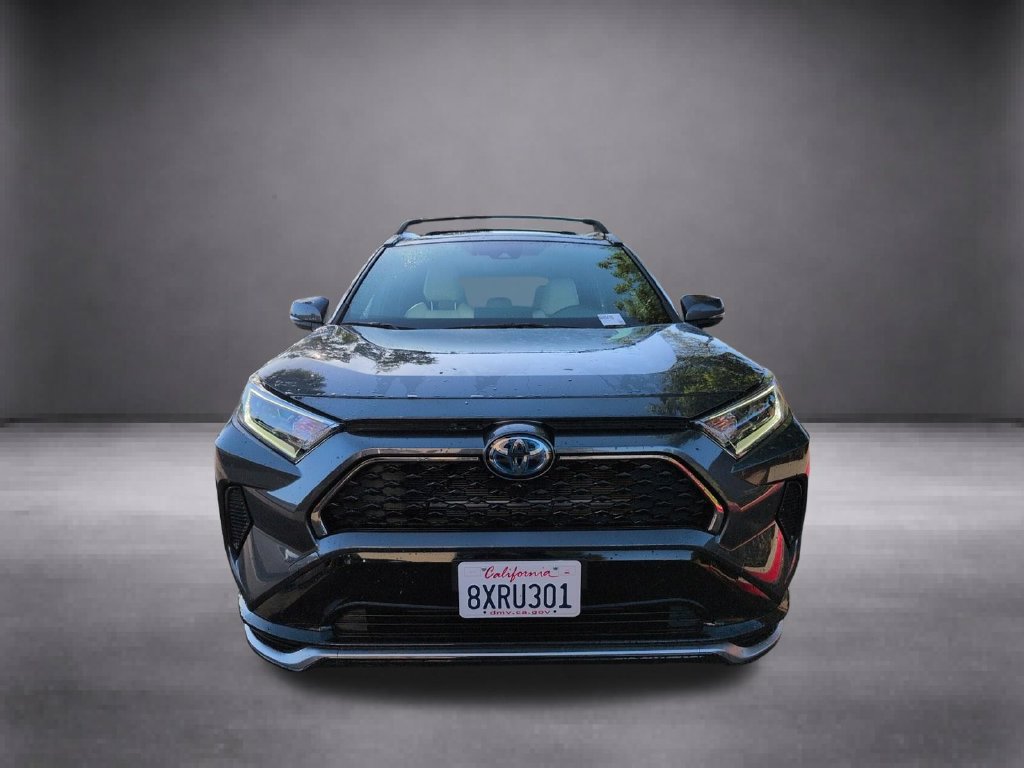 Used 2021 Toyota RAV4 SE w/ Weather & Moonroof Package AWD/4WD image 3