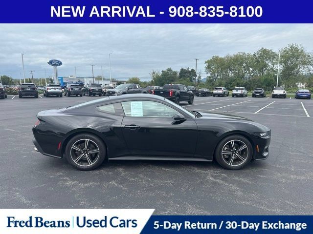 Certified 2024 Ford Mustang Coupe RWD image 9