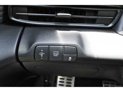 Used 2025 Hyundai Elantra SEL FWD image 19