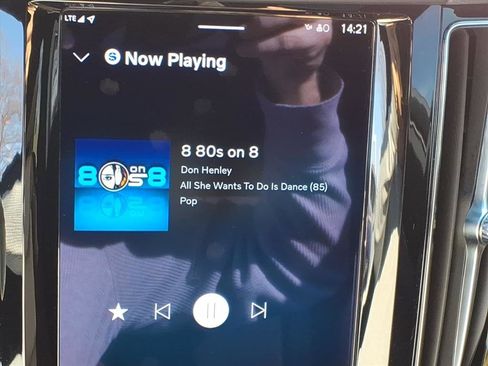 Certified 2023 Volvo XC60 B5 Plus w/ Protection Package Premier image 23