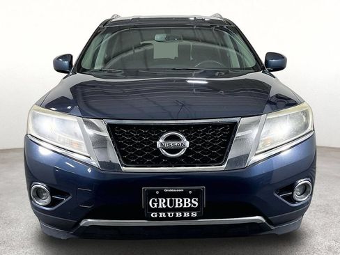 Used 2015 Nissan Pathfinder SV w/ Cargo Package FWD image 4