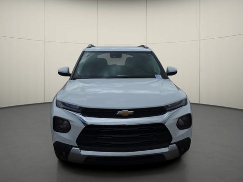 Used 2023 Chevrolet TrailBlazer LT FWD image 2