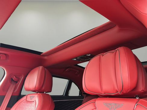 Certified 2022 Bentley Flying Spur V8 AWD/4WD image 31