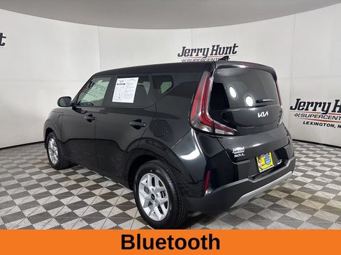 Used 2025 Kia Soul LX w/ LX Technology Package FWD image 8