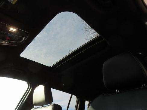 New 2025 Jeep Grand Cherokee Altitude image 7