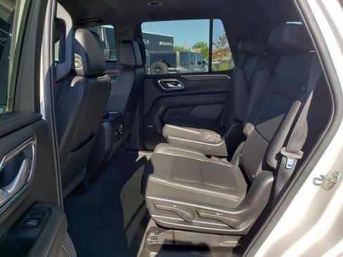 Used 2022 Chevrolet Tahoe LT w/ Luxury Package image 12