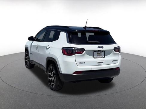 Used 2025 Jeep Compass Limited AWD/4WD image 10