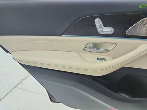 Used 2022 Mercedes-Benz GLS 450 4MATIC image 36