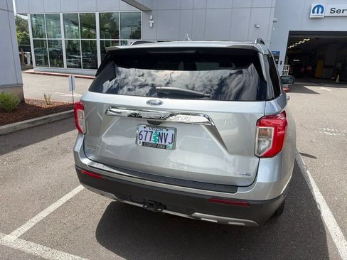 Used 2020 Ford Explorer XLT w/ Equipment Group 202A AWD/4WD image 5