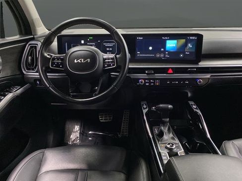 Used 2025 Kia Sorento SX image 5