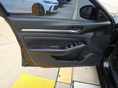 Used 2020 Nissan Altima 2.5 SL AWD/4WD image 11