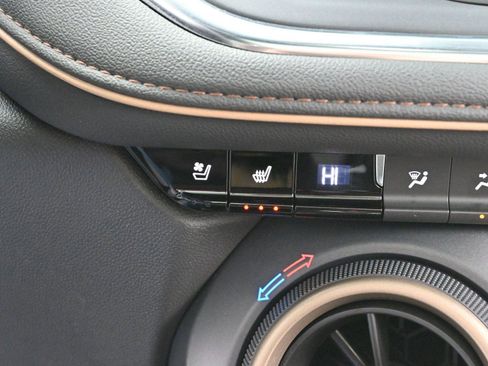 Used 2024 Chevrolet Blazer Premier w/ Driver Confidence II Package image 25