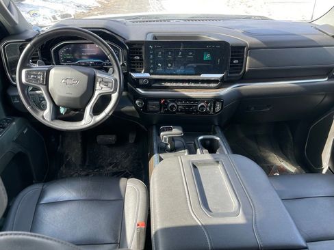 Used 2022 Chevrolet Silverado 1500 RST w/ Convenience Package II image 10