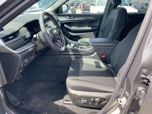 New 2026 Jeep Grand Cherokee Laredo X AWD/4WD image 5