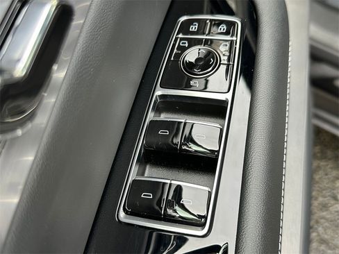 New 2026 Cadillac Vistiq Sport image 22