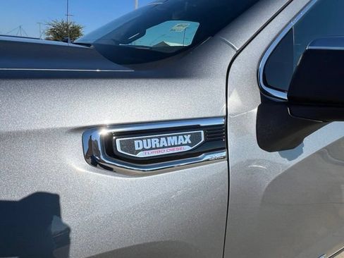 Used 2022 GMC Sierra 1500 SLT w/ SLT Premium Plus Package AWD/4WD image 7