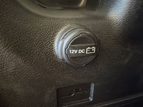 Used 2022 Jeep Wrangler Unlimited Rubicon w/ LED Lighting Group AWD/4WD image 37