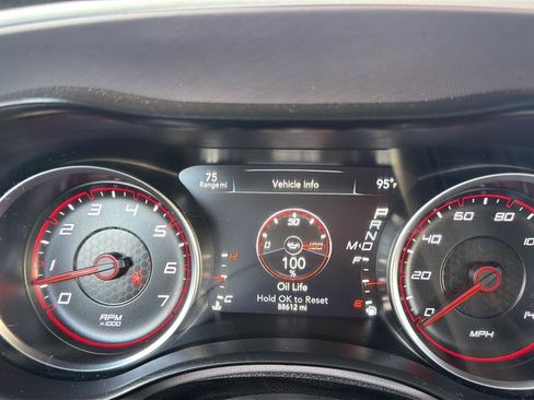 Used 2019 Dodge Charger SXT RWD image 24