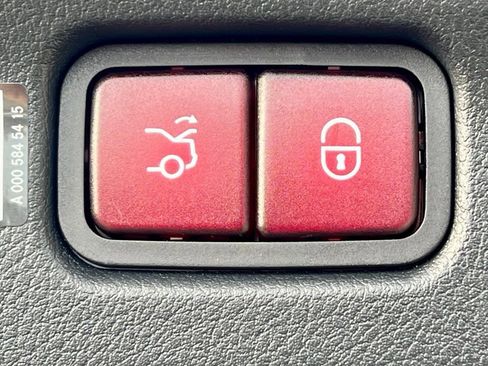 Certified 2025 Mercedes-Benz C 300 4MATIC Sedan image 31