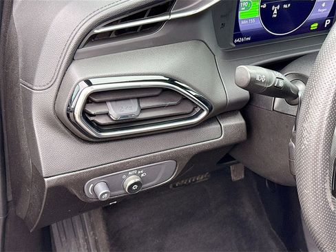 Used 2023 Chevrolet Bolt EUV LT image 11