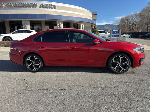 Used 2020 Volkswagen Passat 2.0T R-Line image 8
