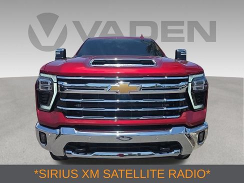Used 2025 Chevrolet Silverado 2500 LTZ w/ LTZ Premium Package AWD/4WD image 8