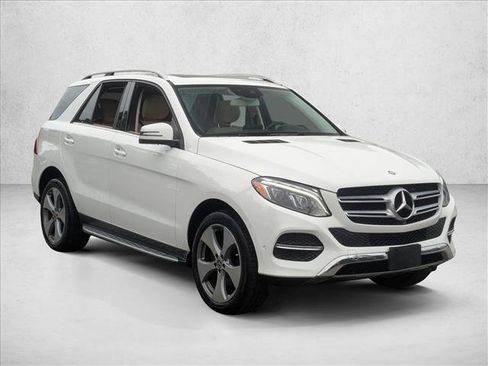 Used 2017 Mercedes-Benz GLE 350 4MATIC image 3