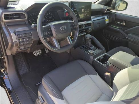 Used 2025 Toyota Tacoma TRD Sport image 3