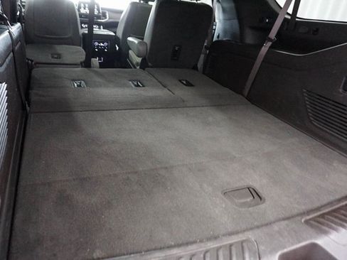 Used 2021 Chevrolet Suburban LT w/ LT Signature Package image 19