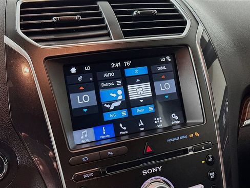 Used 2018 Ford Explorer Limited FWD image 13