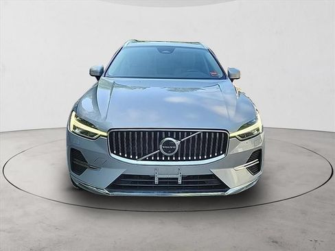Certified 2023 Volvo XC60 B5 Plus w/ Climate Package AWD/4WD image 8