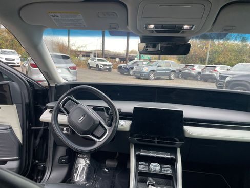 Used 2024 Lincoln Nautilus Reserve image 30