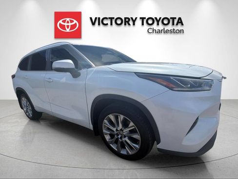 Used 2022 Toyota Highlander Limited AWD/4WD image 5