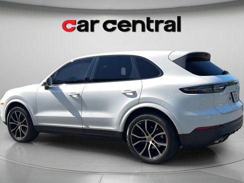 Used 2019 Porsche Cayenne S AWD/4WD image 3
