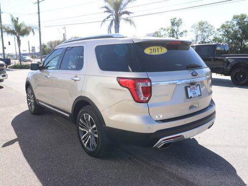 Used 2017 Ford Explorer Platinum image 10