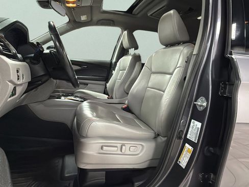 Used 2021 Honda Pilot Touring image 18