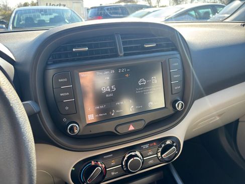 Used 2025 Kia Soul LX w/ LX Technology Package image 20