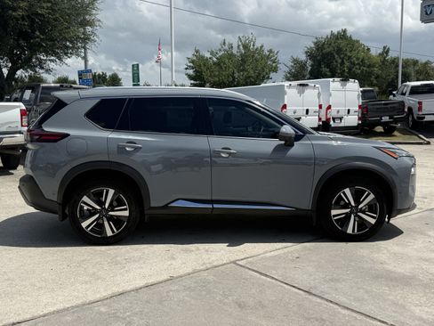 Used 2023 Nissan Rogue SL w/ SL Premium Package FWD image 3