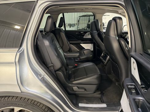 Used 2021 Lincoln Aviator Reserve w/ Equipment Group 201A image 14