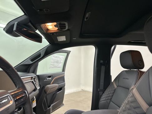 New 2026 GMC Canyon Denali image 32