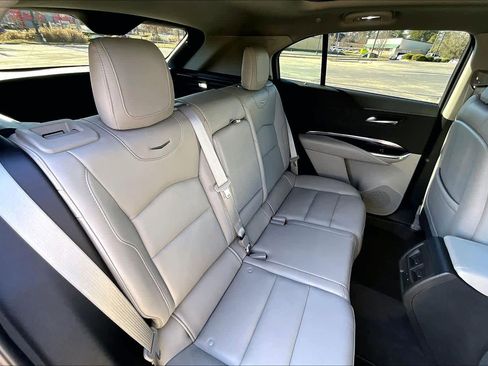 Used 2023 Cadillac XT4 Luxury w/ Cold Weather Package image 19
