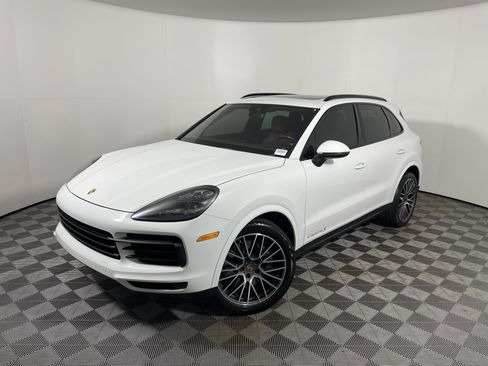 Used 2020 Porsche Cayenne S image 1