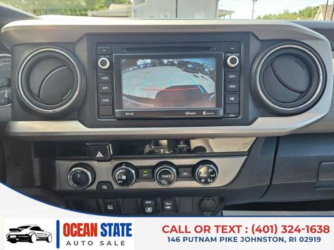 Used 2018 Toyota Tacoma SR5 AWD/4WD image 17