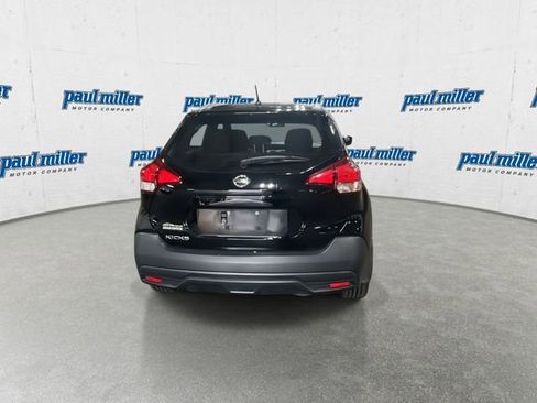 Used 2018 Nissan Kicks S FWD image 11