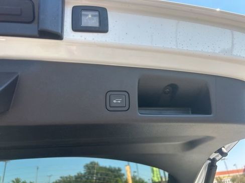 New 2026 Chevrolet Equinox EV LT image 30