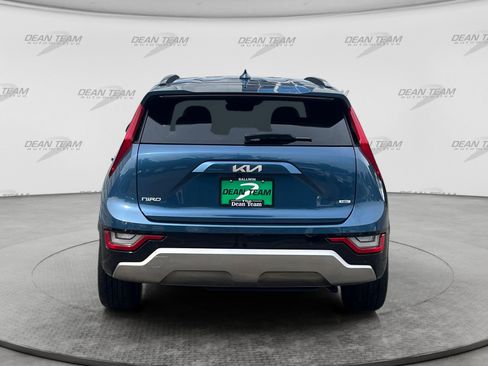 Used 2023 Kia Niro SX Touring FWD image 6
