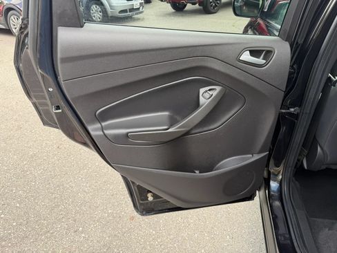 Used 2019 Ford Escape SE FWD image 29