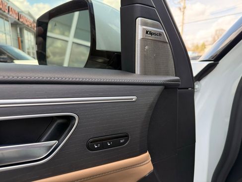 Used 2025 INFINITI QX80 Sensory image 42